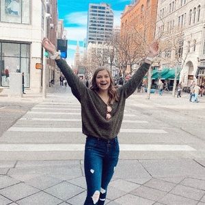 Meet your Posher, Halle